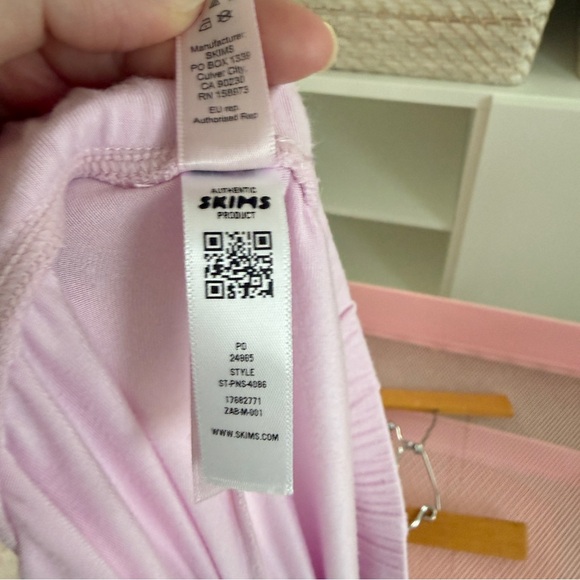 SKIMS Cherry Blossom Long Sleeve Pajama Set | Pink | XL - Picture 7 of 12